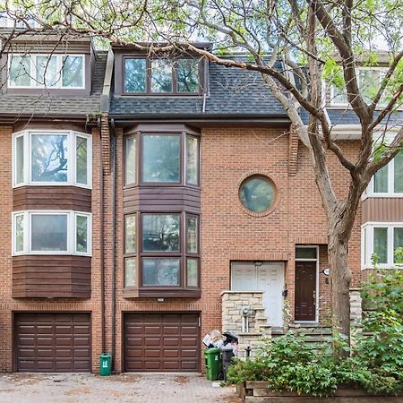 Beautiful Property In Downtown Core Close To Subway Station! Toronto Kültér fotó