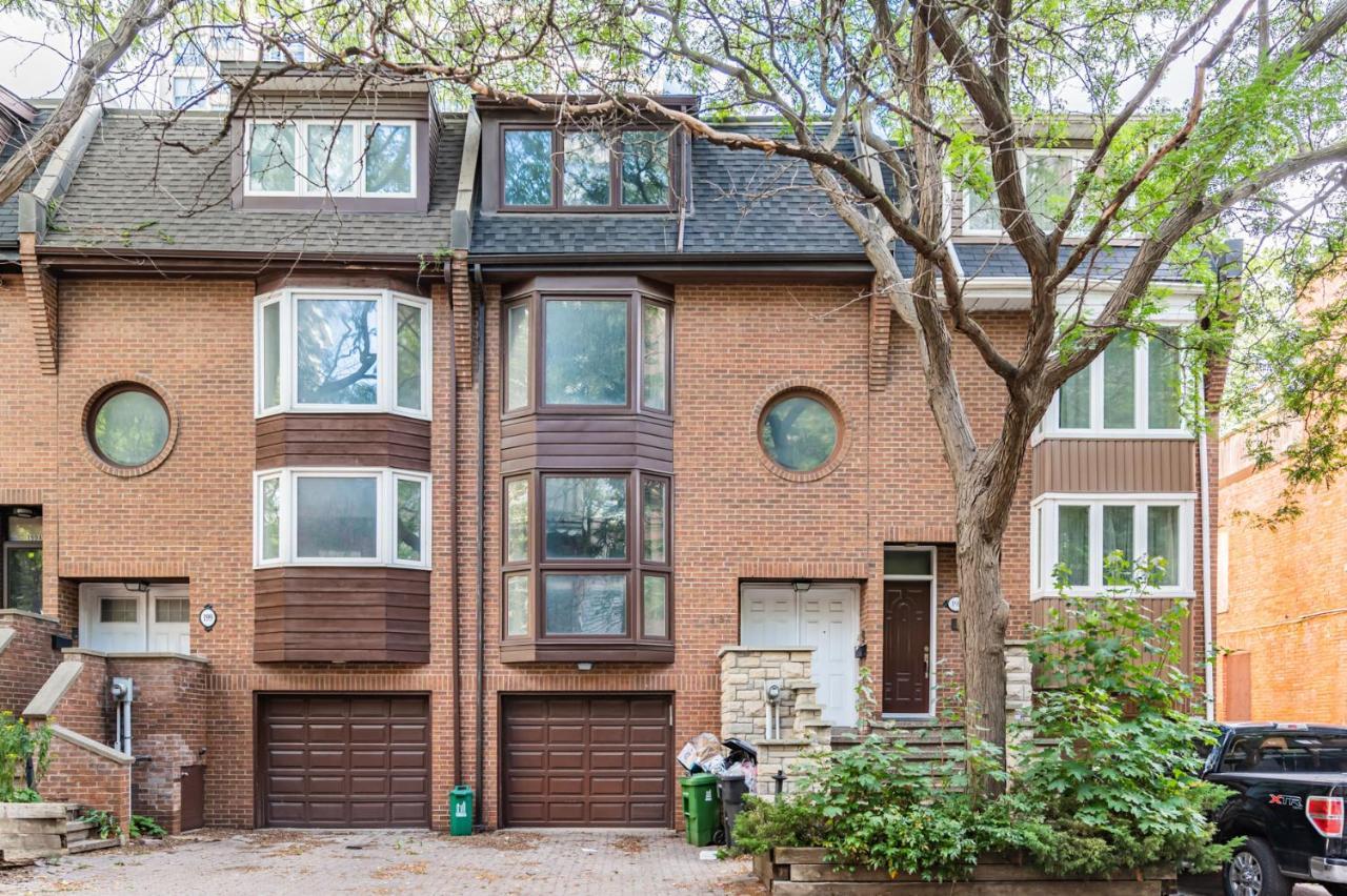 Beautiful Property In Downtown Core Close To Subway Station! Toronto Kültér fotó