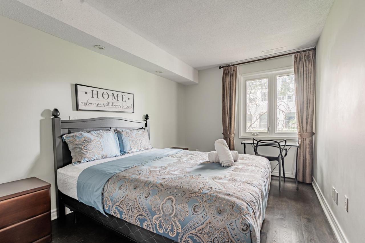 Beautiful Property In Downtown Core Close To Subway Station! Toronto Kültér fotó