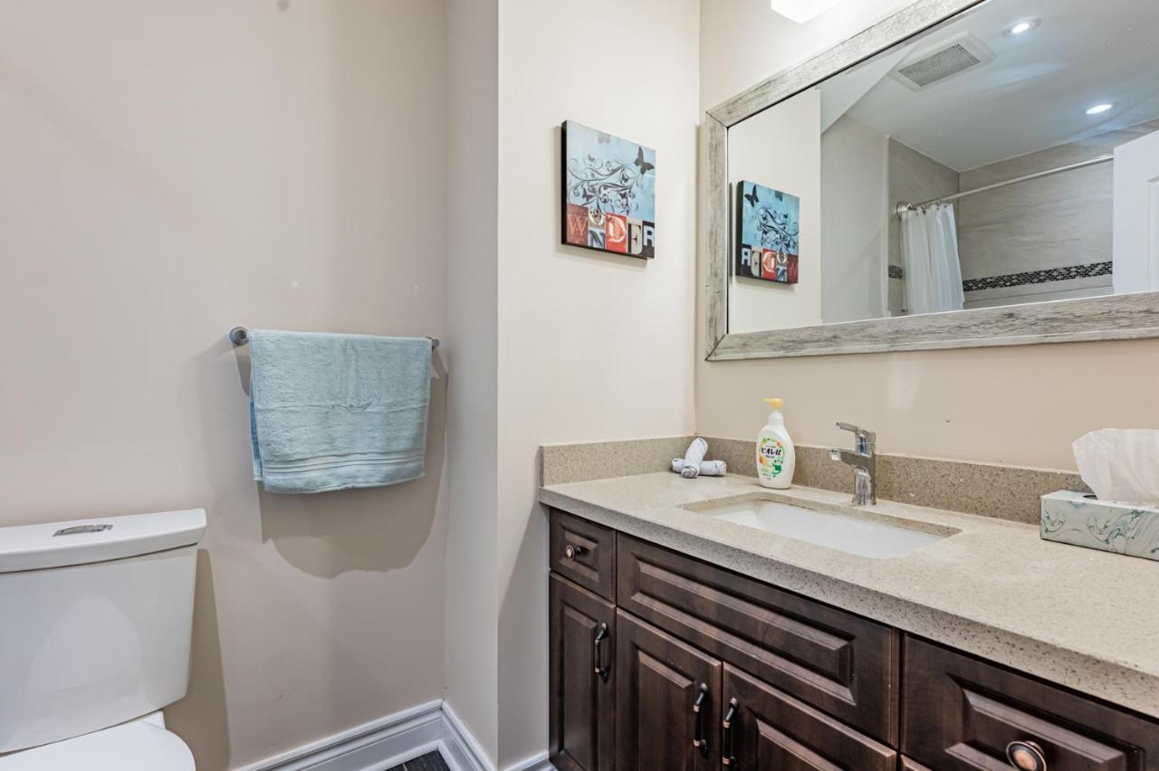 Beautiful Property In Downtown Core Close To Subway Station! Toronto Kültér fotó