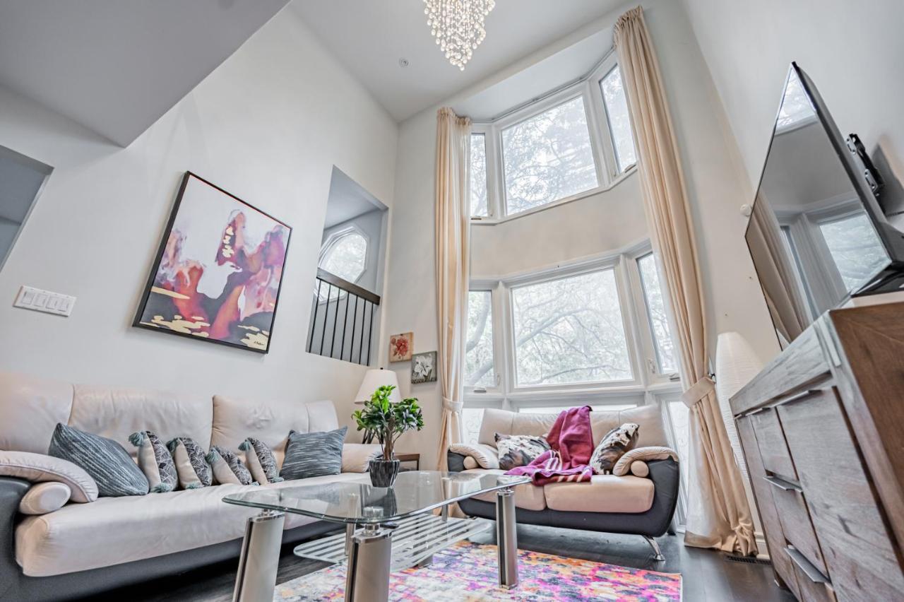 Beautiful Property In Downtown Core Close To Subway Station! Toronto Kültér fotó